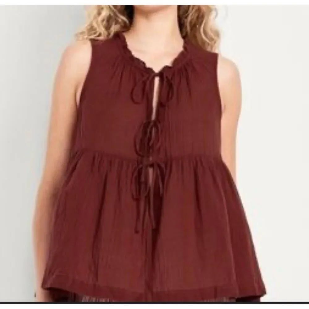 Old Navy burgundy crinkle tie front tank size small petite